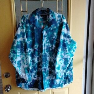 Men's Size 2X Tie Dye Button Up Shirt.